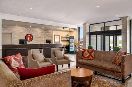 Előcsarnok, Ramada by Wyndham Cornwall in Cornwall (Ontario) Előcsarnok, Ramada by Wyndham Cornwall in Cornwall (Ontario)