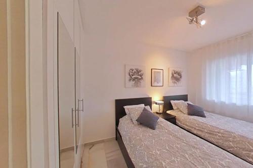 Tranquilo , soleado cerca de la playa