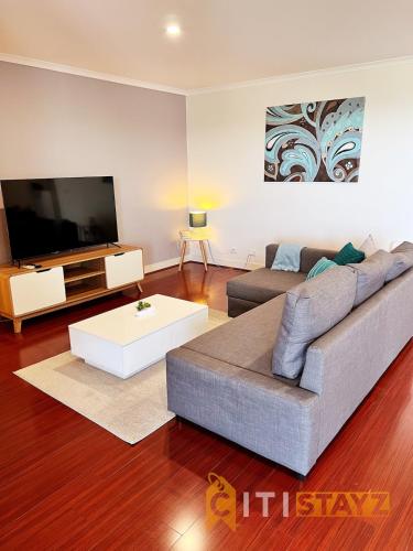 Spacious 1bd Penthouse - Close to ANU in Turner Spacious 1bd Penthouse - Close to ANU in Turner