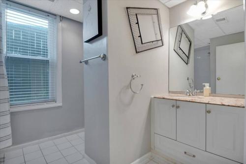 Bathroom, Piedmont Park Atlantic Station First Class in Ansley Park Bathroom, Piedmont Park Atlantic Station First Class in Ansley Park