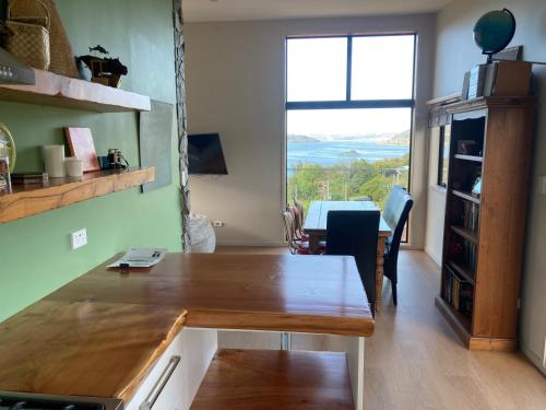 Commanding Harbour views exquisite sunset vista in Company Bay Commanding Harbour views exquisite sunset vista in Company Bay