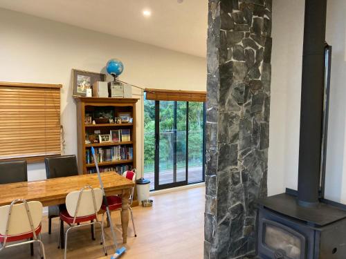 Commanding Harbour views exquisite sunset vista in Company Bay Commanding Harbour views exquisite sunset vista in Company Bay
