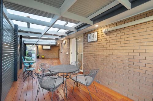 Balcony/terrace, Mooroolbark Pet Friendly 4 Bedroom House in Kilsyth Balcony/terrace, Mooroolbark Pet Friendly 4 Bedroom House in Kilsyth