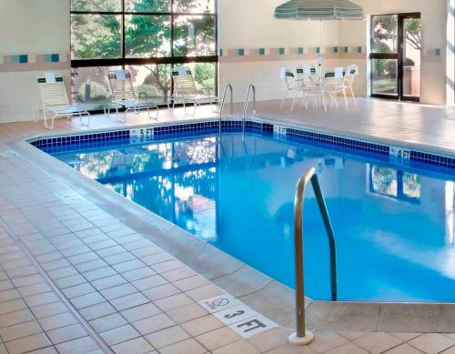 Swimming pool, Sonesta Select Newark Christiana Mall in Newark (DE) Swimming pool, Sonesta Select Newark Christiana Mall in Newark (DE)
