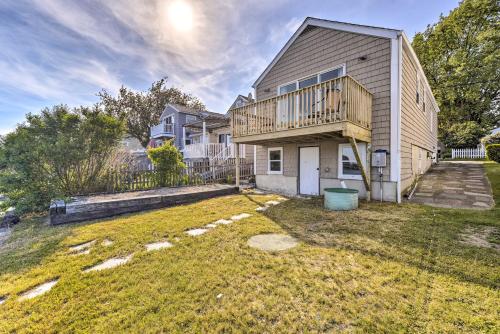 Waterside Portsmouth Home with Deck, 11 Mi to Newport in Portsmouth (RI) Waterside Portsmouth Home with Deck, 11 Mi to Newport in Portsmouth (RI)