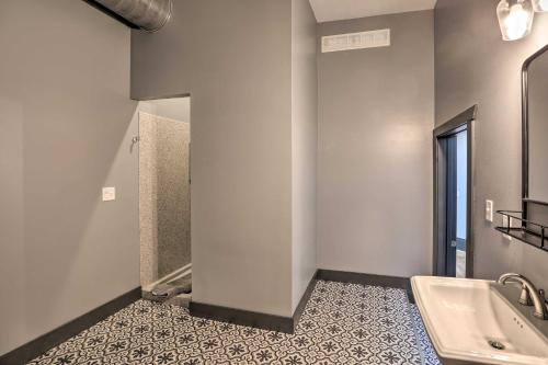 Ванная комната, Downtown Cherokee Iowa Vacation Rental in Чероки (Айова) Ванная комната, Downtown Cherokee Iowa Vacation Rental in Чероки (Айова)