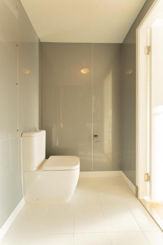 Baño, Stylish Aparthotel in Tórshavn (Stylish Aparthotel in Torshavn) in Torshavn Baño, Stylish Aparthotel in Tórshavn (Stylish Aparthotel in Torshavn) in Torshavn