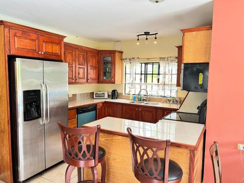 Кухня, FLVS VILLA in Диего Мартин Кухня, FLVS VILLA in Диего Мартин