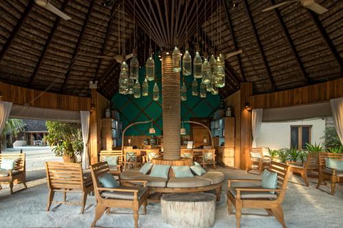 Bar/lounge, Constance Moofushi - All Inclusive in South Ari Atoll Bar/lounge, Constance Moofushi - All Inclusive in South Ari Atoll