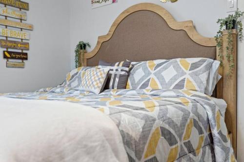 cozy and modern 1BR apartment (15 steps) in Cedar Crest cozy and modern 1BR apartment (15 steps) in Cedar Crest