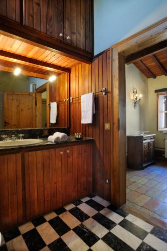 Bathroom, Albergo Diffuso Borgo Montemaggiore in Montemaggiore al Metauro Bathroom, Albergo Diffuso Borgo Montemaggiore in Montemaggiore al Metauro