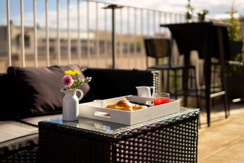 شرفة/ تراس, Apollo Suites Guest House in ليسى شرفة/ تراس, Apollo Suites Guest House in ليسى