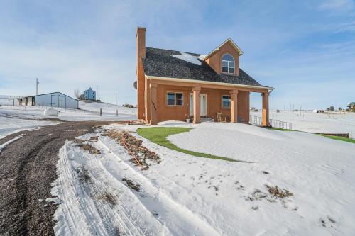 4BD w Hot Tub Lots of Space in Black Forest (CO) 4BD w Hot Tub Lots of Space in Black Forest (CO)