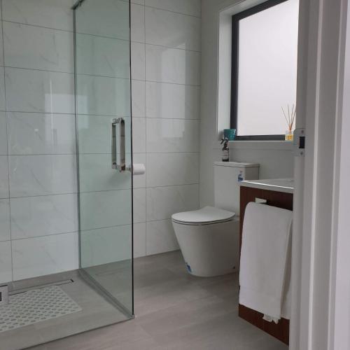 Bathroom, Piwakawaka Suite in Balclutha Bathroom, Piwakawaka Suite in Balclutha