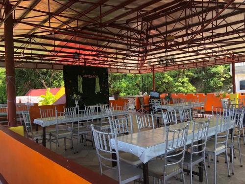 Restaurant, El Krimphoff Resort in Romblon Restaurant, El Krimphoff Resort in Romblon