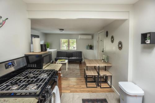 Spacious Guest Suite Amazing Location in San Diego (CA) Spacious Guest Suite Amazing Location in San Diego (CA)