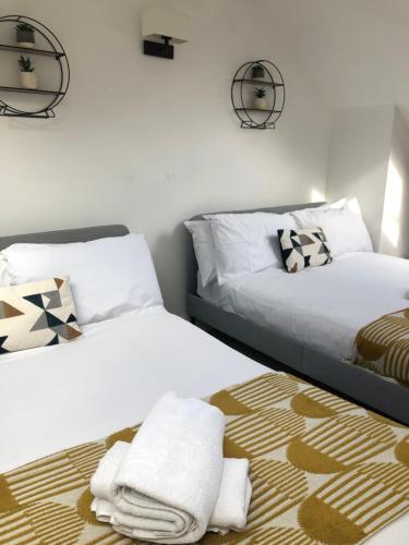 Stylish property, off street parking,pet friendly in Southdown Stylish property, off street parking,pet friendly in Southdown