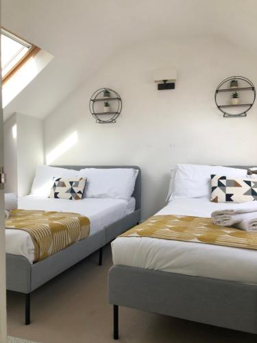 Stylish property, off street parking,pet friendly in Southdown Stylish property, off street parking,pet friendly in Southdown