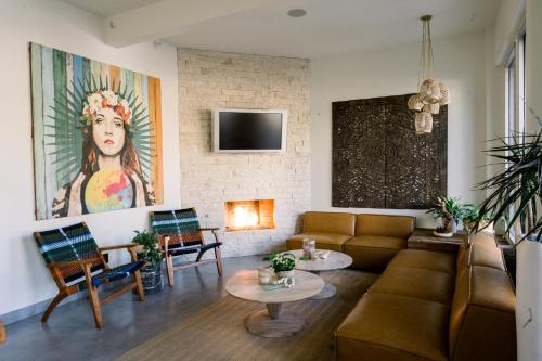 Közös társalgó / TV, SCP Seven4One Hotel in Laguna Beach Közös társalgó / TV, SCP Seven4One Hotel in Laguna Beach