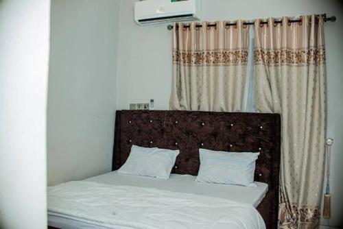 Superb 2-Bedroom Duplex FAST WiFi+24Hrs Power