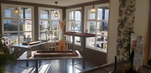 Зручності, Hotel Campanile Chantilly in Chantilly Зручності, Hotel Campanile Chantilly in Chantilly