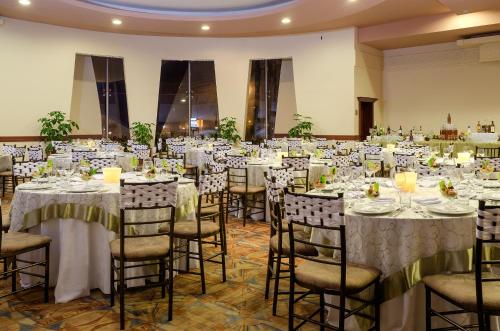Salón de banquetes, Hotel Quito in Quito Salón de banquetes, Hotel Quito in Quito