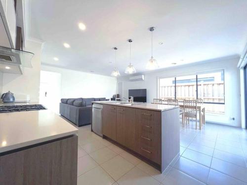 Modern Sanctuary in Cranbourne Modern Sanctuary in Cranbourne