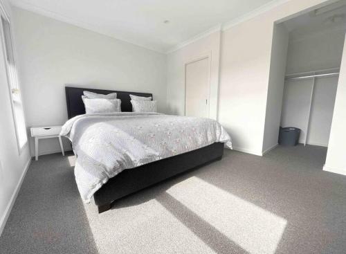 Modern Sanctuary in Cranbourne Modern Sanctuary in Cranbourne