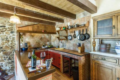 Konyha, Casa Cortijo en Dehesa Sierra León (Casa Cortijo en Dehesa Sierra Leon) in La Puebla De Los Infantes Konyha, Casa Cortijo en Dehesa Sierra León (Casa Cortijo en Dehesa Sierra Leon) in La Puebla De Los Infantes