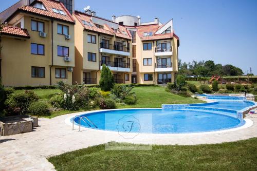 Bazen, Four Seasons Apartment Two -Oasis Beach resort in Bliznaci Bazen, Four Seasons Apartment Two -Oasis Beach resort in Bliznaci
