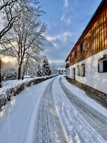 ทัศนียภาพภายนอกโรงแรม, Hotel Jiricna in เปโตรวิเช อู ซูซิเช ทัศนียภาพภายนอกโรงแรม, Hotel Jiricna in เปโตรวิเช อู ซูซิเช