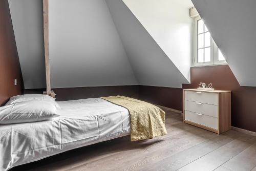 Beautiful Villa with Pool 15 min from Disneyland Paris in Saint-Thibault-des-Vignes Beautiful Villa with Pool 15 min from Disneyland Paris in Saint-Thibault-des-Vignes