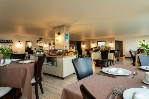 Restaurant, Hotel Carretero in Manizales Restaurant, Hotel Carretero in Manizales