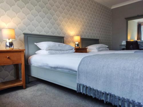 Woodcote Hotel in Neston Woodcote Hotel in Neston