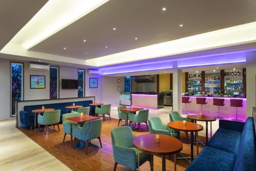 Bar/lounge, Fortune Park Airport Road, Hubballi - Member ITC Hotels' Group in Hubli Bar/lounge, Fortune Park Airport Road, Hubballi - Member ITC Hotels' Group in Hubli