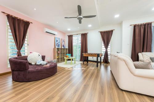 5Bedroom Villa @ Seremban 20pax Netflix Projector Pool in Seremban 5Bedroom Villa @ Seremban 20pax Netflix Projector Pool in Seremban