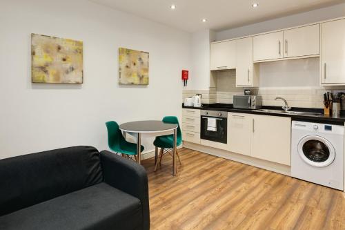 Konyha, Charles Hope Swindon in Swindon Konyha, Charles Hope Swindon in Swindon