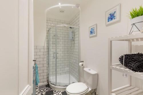 Charming Terraced House in the centre of Hoylake in Hoylake Charming Terraced House in the centre of Hoylake in Hoylake