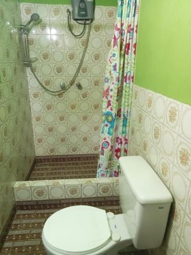 Fürdőszoba, ROARI HOTEL in Trujillo városközpont Fürdőszoba, ROARI HOTEL in Trujillo városközpont