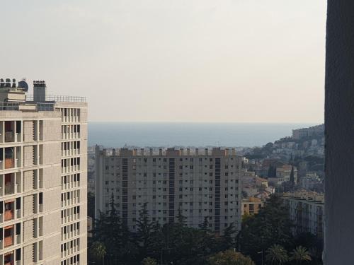 NEW CHEAP PRIVATE ROOM, KITCHEN , OVERWIEUW sea,TRAM on spot, 12 minutes from nice train station wit in Le Ray NEW CHEAP PRIVATE ROOM, KITCHEN , OVERWIEUW sea,TRAM on spot, 12 minutes from nice train station wit in Le Ray