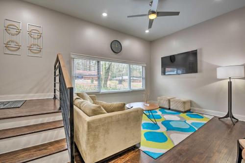 Atlanta Retreat with Deck in Greenbriar Area! in Sandtown-Southeastern Atlanta Atlanta Retreat with Deck in Greenbriar Area! in Sandtown-Southeastern Atlanta