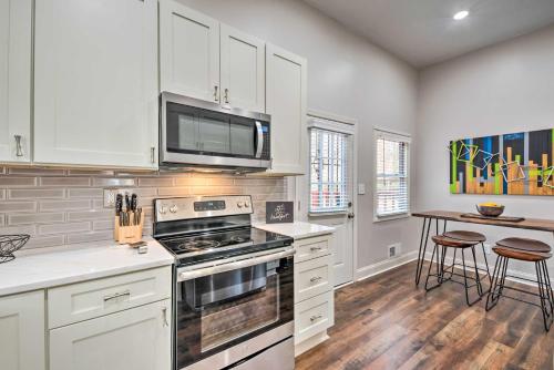 Atlanta Retreat with Deck in Greenbriar Area! in Sandtown-Southeastern Atlanta Atlanta Retreat with Deck in Greenbriar Area! in Sandtown-Southeastern Atlanta