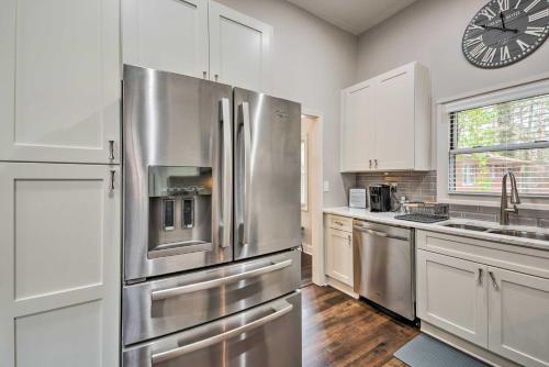 Atlanta Retreat with Deck in Greenbriar Area! in Sandtown-Southeastern Atlanta Atlanta Retreat with Deck in Greenbriar Area! in Sandtown-Southeastern Atlanta