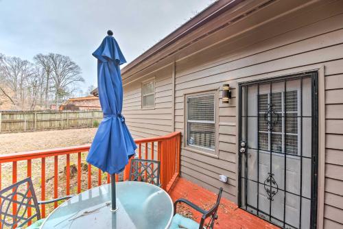 Atlanta Retreat with Deck in Greenbriar Area! in Sandtown-Southeastern Atlanta Atlanta Retreat with Deck in Greenbriar Area! in Sandtown-Southeastern Atlanta