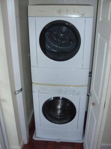 This photo about Island Seaside Suites shared on HyHotel.com