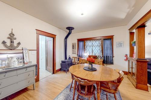 South Sandpoint Charmer in Sandpoint South Sandpoint Charmer in Sandpoint