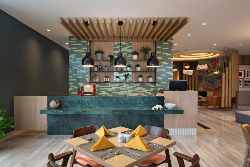 Restaurant, MaxOneHotels.com @ Kota Harapan Indah Bekasi in Tarumajaya Restaurant, MaxOneHotels.com @ Kota Harapan Indah Bekasi in Tarumajaya