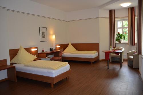 Gästehaus Schweiklberg (Gastehaus Schweiklberg) in Vilshofen Gästehaus Schweiklberg (Gastehaus Schweiklberg) in Vilshofen