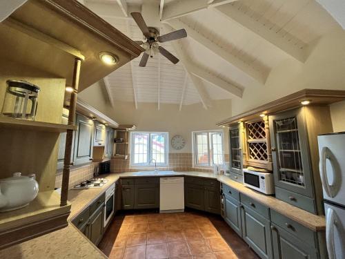 Stunning 4-Bed Villa in Gros Islet St Lucia in Corinth Stunning 4-Bed Villa in Gros Islet St Lucia in Corinth