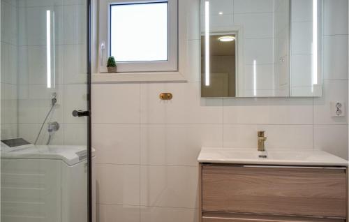 Baño, Nice apartment in rdalstangen with WiFi and 2 Bedrooms in Ardalstangan Baño, Nice apartment in rdalstangen with WiFi and 2 Bedrooms in Ardalstangan